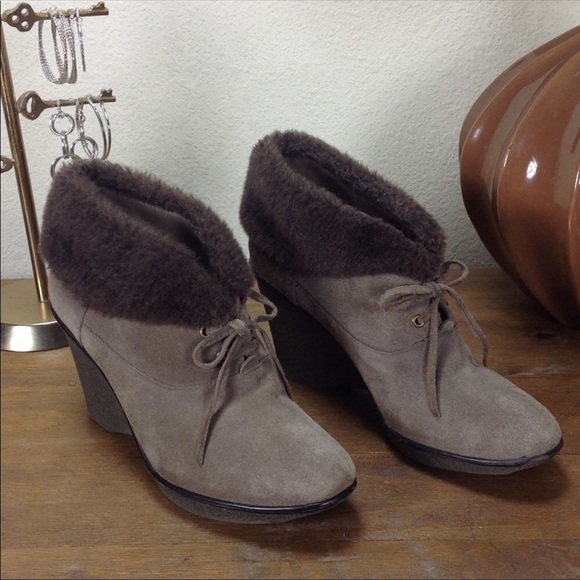 b. makowsky Shoes - B. Makowsky Tan Suede & Brown Fur Wedge Booties